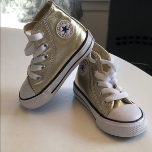 NWOT Converse shoes